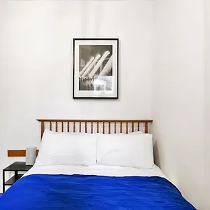 Apartment 2 Bed Garden Flat Leyton Village, London