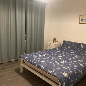 Homestay Kingdom - 12 Hamilton, London