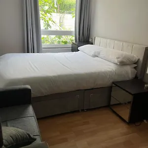  Appartement 1 Bedroom Garden Flat Zone 2