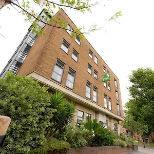 Yha Thameside London