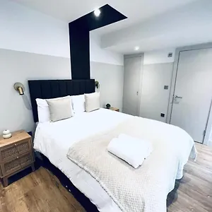 Aparthotel South Charming Ensuite Look Like Designer, Londýn