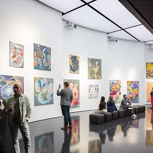 Art'otel Hoxton, Powered By Radisson מלון